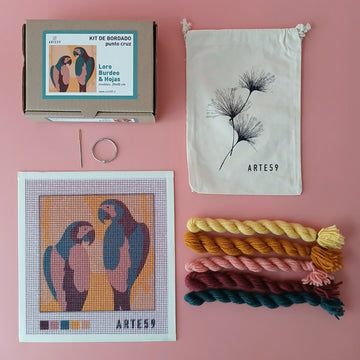 Kit 20x20 cm loro burdeo y hojas