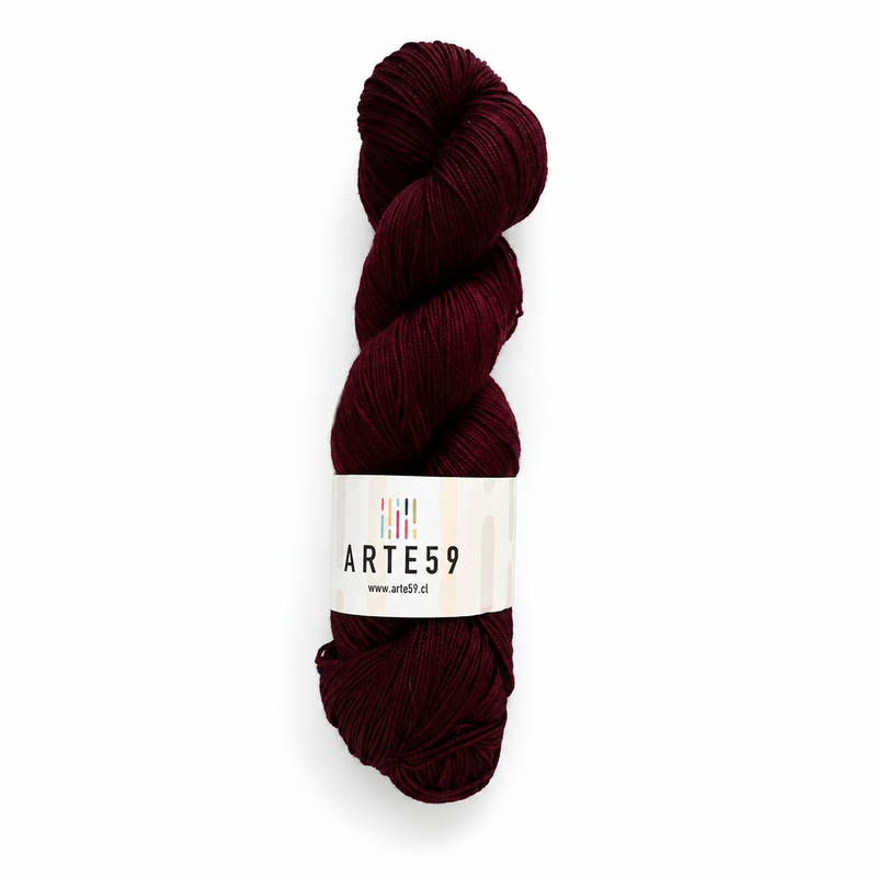 Morado berenjena oscuro 779-1 (merino fingering) — madeja