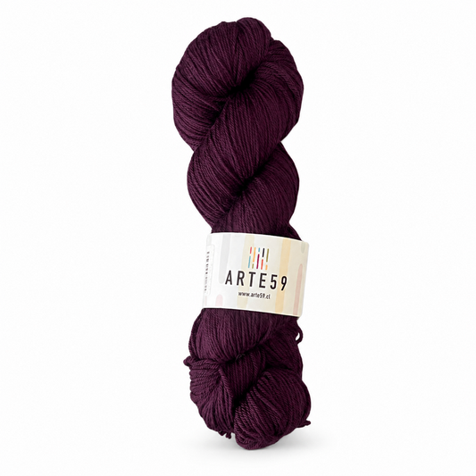 Arte59 Púrpura 779 merino light sport — una madeja