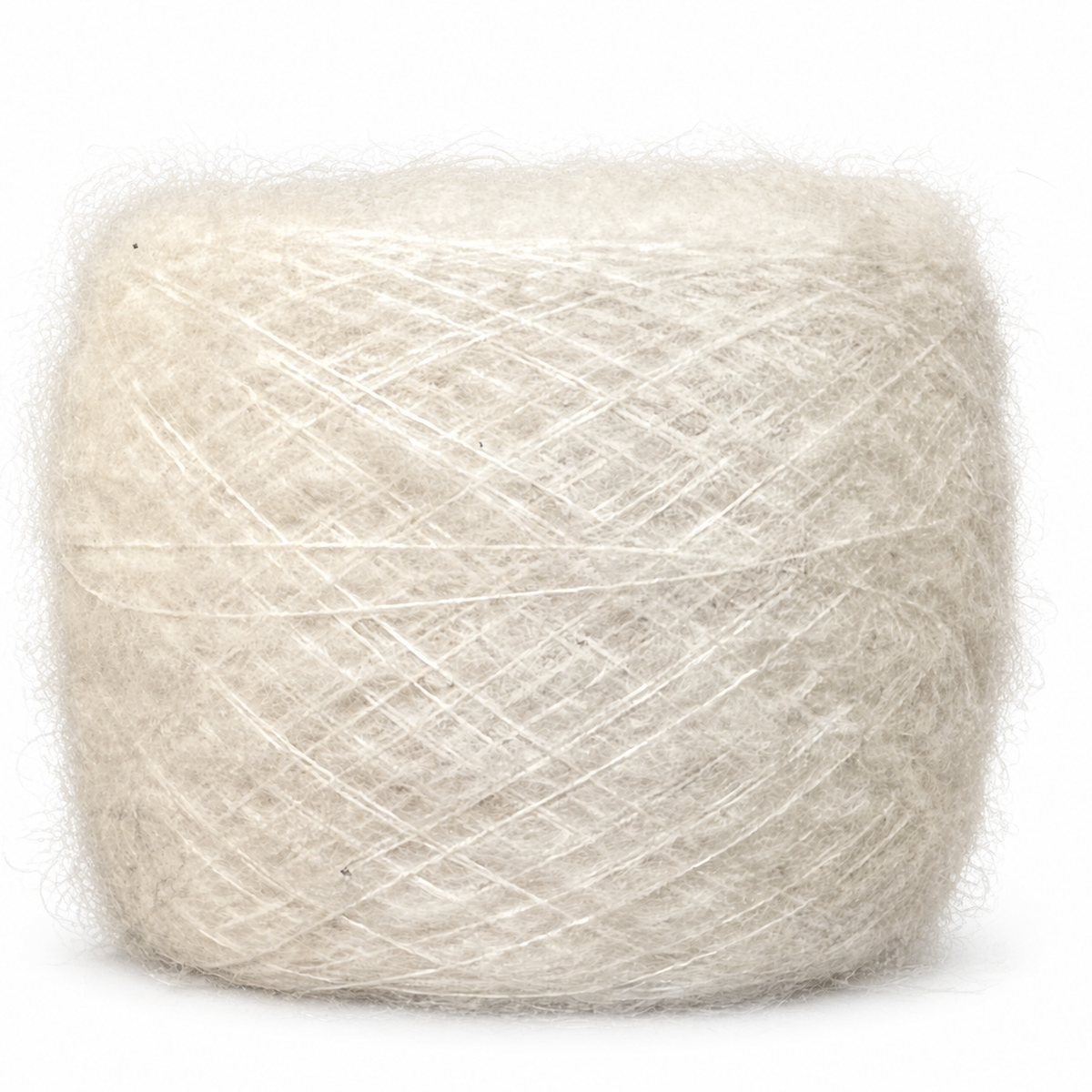 Baby alpaca brushed blanco con fondo blanco