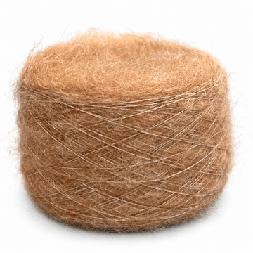 Baby alpaca brushed camel ZH81 sobre fondo blanco