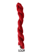Cargar imagen en el visor de la galería, Lanabel Crewel LC439 Mix rojos rosados Crewel
