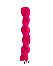 Cargar imagen en el visor de la galería, Lanabel Crewel LC621 Fucsia Crewel
